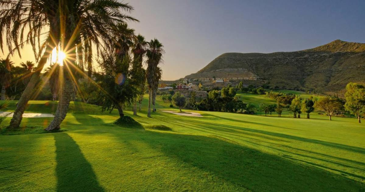 Golf, Piscina Climatizada Y Playa La Envia Exterior foto